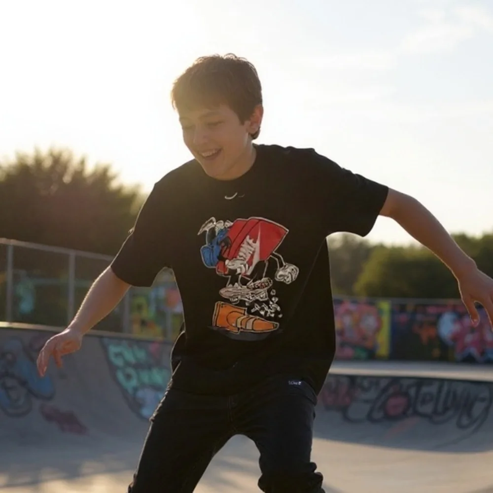 The Nike Tee Kids' T-Shirt Retro Skateboarding Backpack & Cone Graphics XL